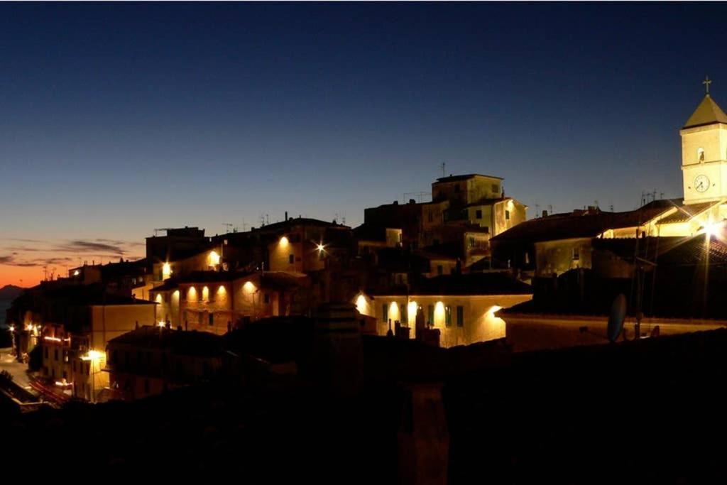 Casa Dei Canali, Sulla Piazza Del Paese - Services Included Apartment *